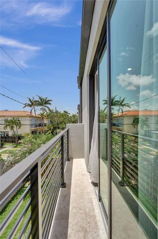 1617 NE 11th St TH1, Fort Lauderdale, FL 33304