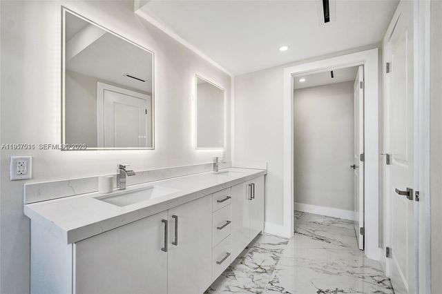 1617 NE 11th St TH1, Fort Lauderdale, FL 33304