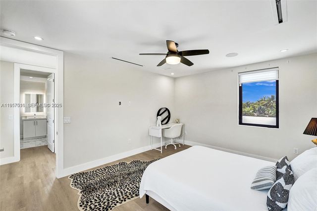 1617 NE 11th St TH1, Fort Lauderdale, FL 33304