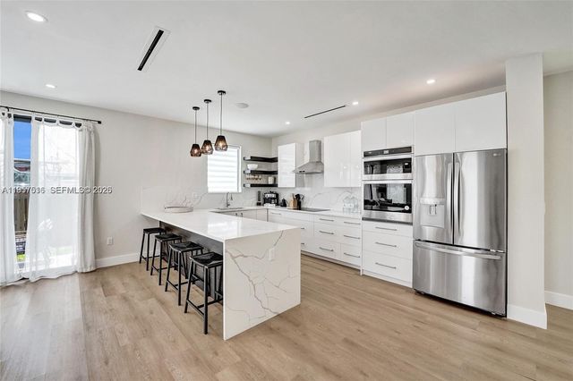 1617 NE 11th St TH1, Fort Lauderdale, FL 33304