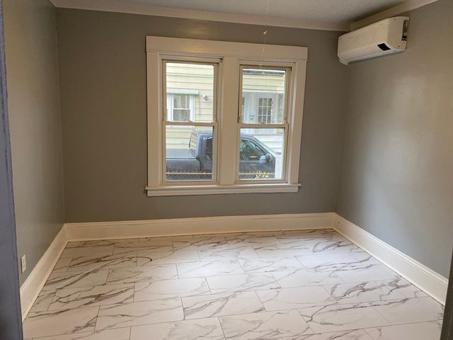 249 Commonwealth Ave 1, Springfield, MA 01108