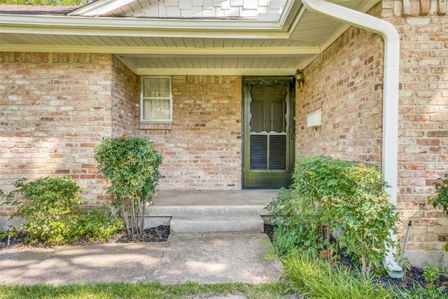 2314 Springhill Drive, Dallas, TX 75228