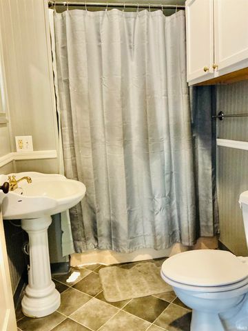 617 W 7th Street, Marion, IN 46953