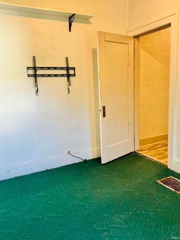 617 W 7th Street, Marion, IN 46953