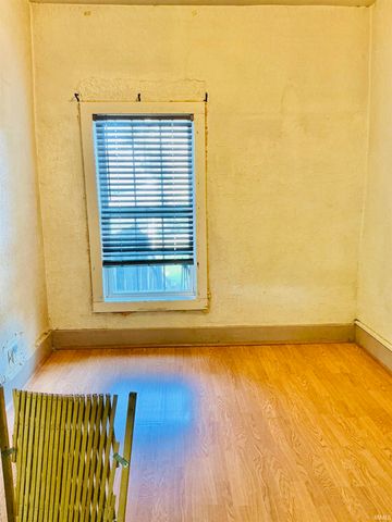 617 W 7th Street, Marion, IN 46953