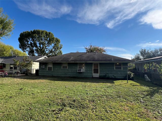 6410 Thornwall Street, Houston, TX 77092