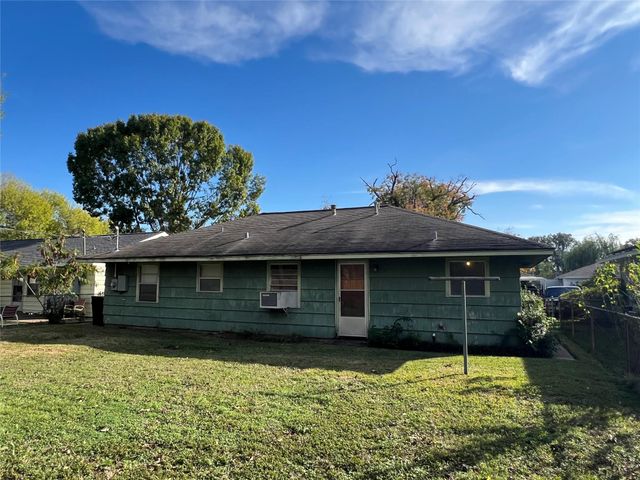 6410 Thornwall Street, Houston, TX 77092