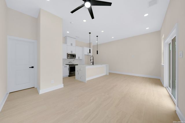 11710 Vance Jackson Rd Unit 402, San Antonio, TX 78230