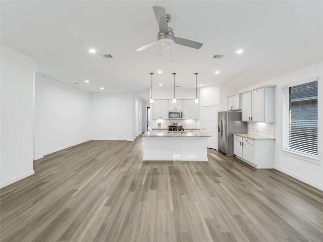 387 Westlake Terrace Drive, Conroe, TX 77304