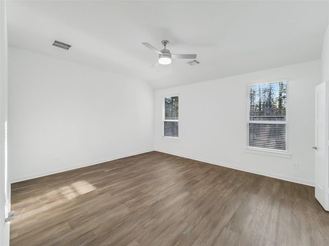 387 Westlake Terrace Drive, Conroe, TX 77304