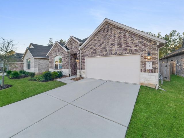 387 Westlake Terrace Drive, Conroe, TX 77304