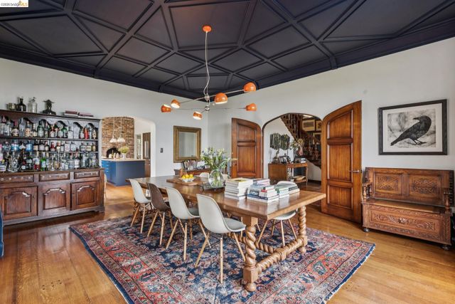 5710 Margarido Dr, Oakland, CA 94618