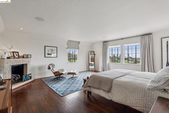 5710 Margarido Dr, Oakland, CA 94618