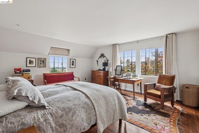 5710 Margarido Dr, Oakland, CA 94618