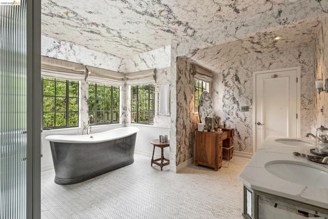 5710 Margarido Dr, Oakland, CA 94618