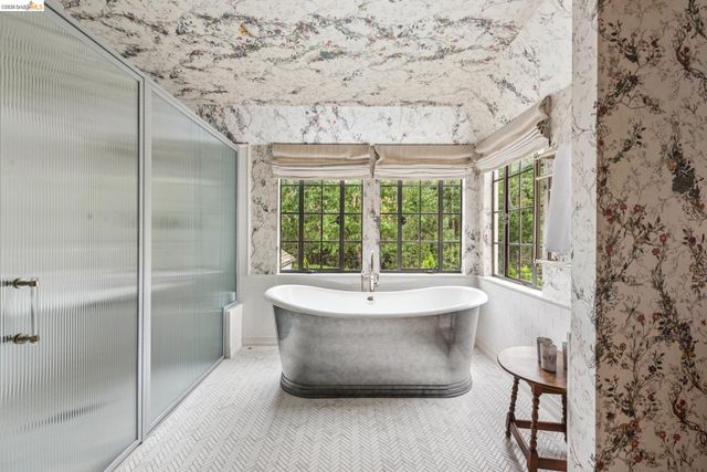 5710 Margarido Dr, Oakland, CA 94618