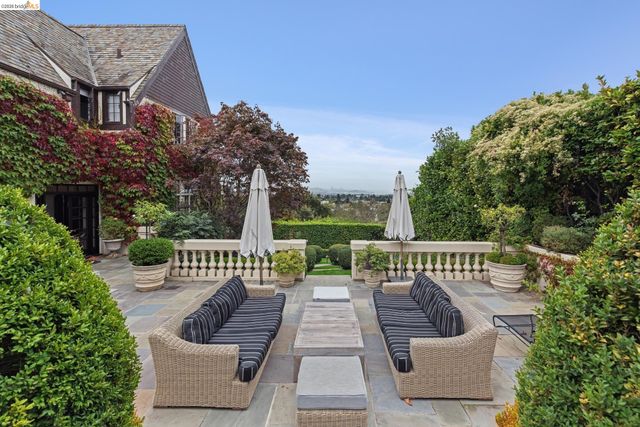 5710 Margarido Dr, Oakland, CA 94618