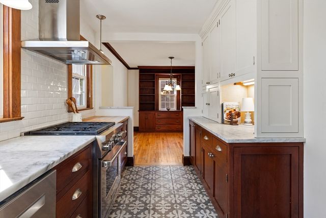 61 Woodlawn Ave, Northampton, MA 01060