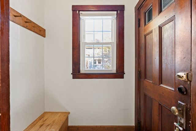 61 Woodlawn Ave, Northampton, MA 01060