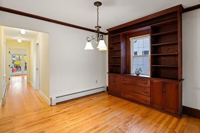 61 Woodlawn Ave, Northampton, MA 01060