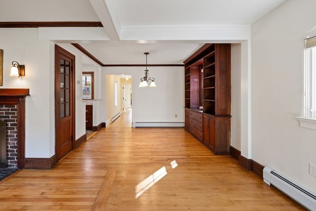 61 Woodlawn Ave, Northampton, MA 01060