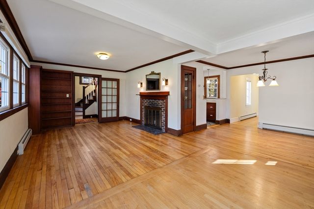 61 Woodlawn Ave, Northampton, MA 01060