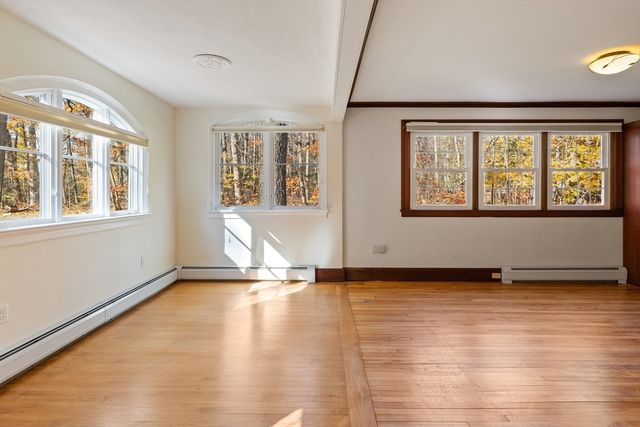 61 Woodlawn Ave, Northampton, MA 01060