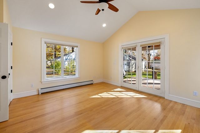 61 Woodlawn Ave, Northampton, MA 01060