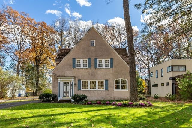 61 Woodlawn Ave, Northampton, MA 01060