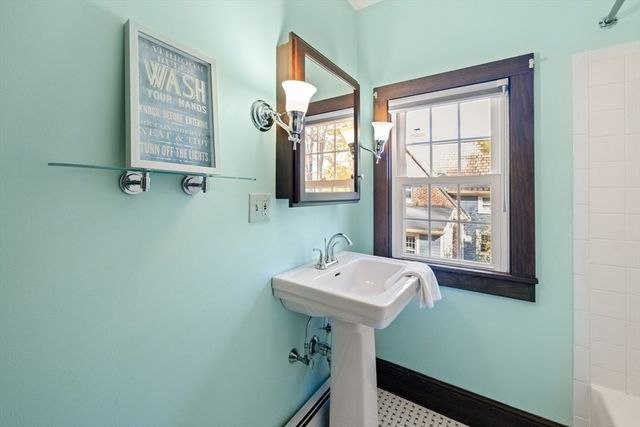 61 Woodlawn Ave, Northampton, MA 01060