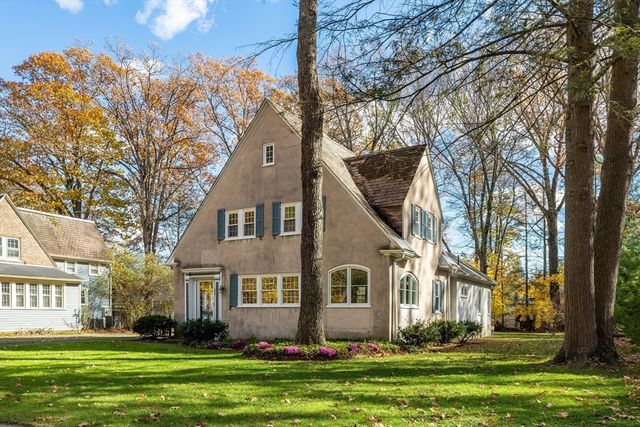 61 Woodlawn Ave, Northampton, MA 01060