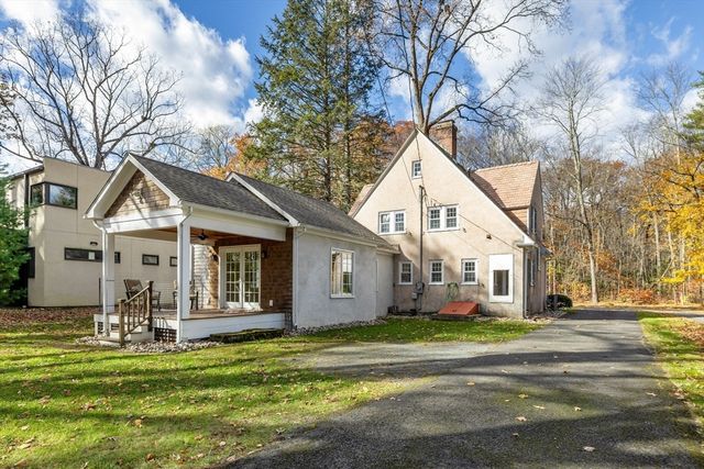 61 Woodlawn Ave, Northampton, MA 01060