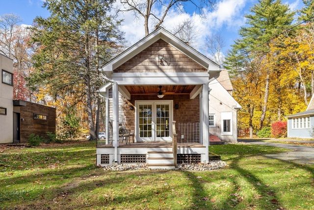 61 Woodlawn Ave, Northampton, MA 01060