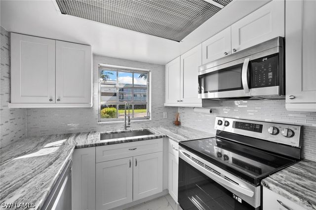 666 3rd ST S 106, Naples, FL 34102