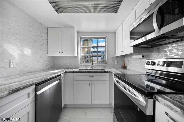 666 3rd ST S 106, Naples, FL 34102