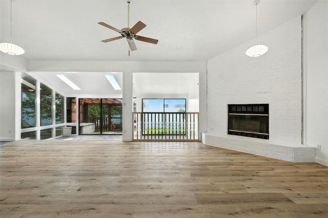 1046 Lake View Drive, Montgomery, TX 77356