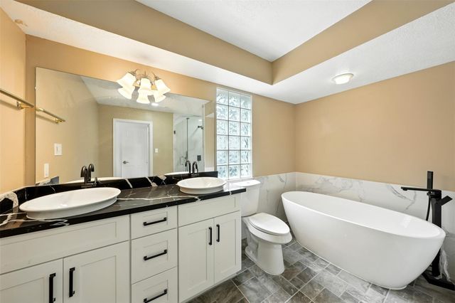 1046 Lake View Drive, Montgomery, TX 77356