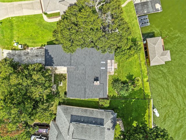 1046 Lake View Drive, Montgomery, TX 77356