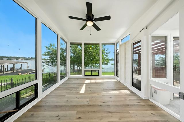 1046 Lake View Drive, Montgomery, TX 77356