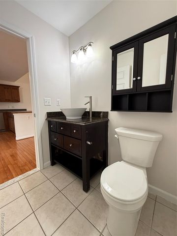 55503 Boardwalk Drive, Utica, MI 48316