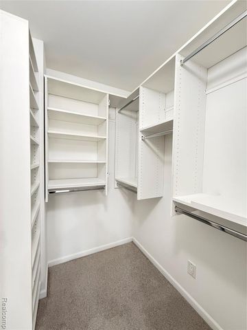 55503 Boardwalk Drive, Utica, MI 48316