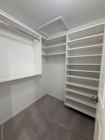 55503 Boardwalk Drive, Utica, MI 48316