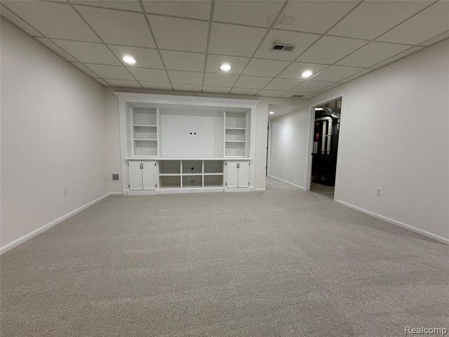 55503 Boardwalk Drive, Utica, MI 48316