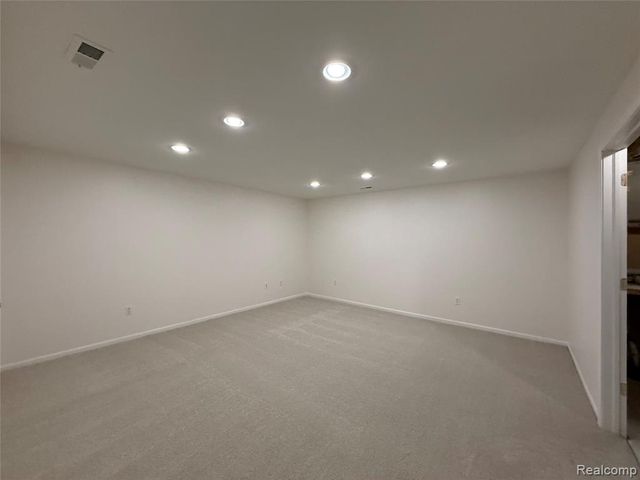 55503 Boardwalk Drive, Utica, MI 48316