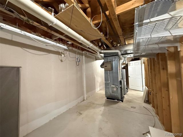 55503 Boardwalk Drive, Utica, MI 48316