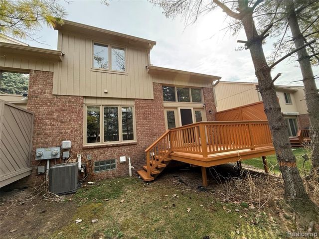 55503 Boardwalk Drive, Utica, MI 48316