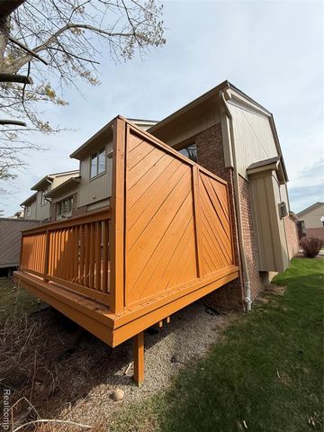 55503 Boardwalk Drive, Utica, MI 48316