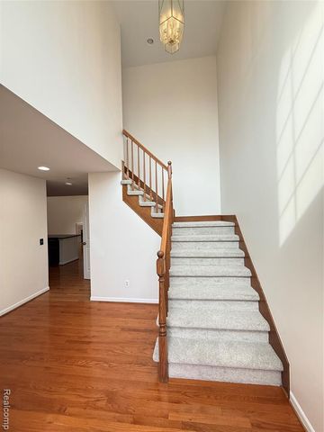 55503 Boardwalk Drive, Utica, MI 48316