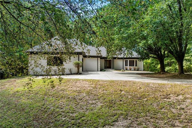 3231 Camp Branch Circle, Buford, GA 30519
