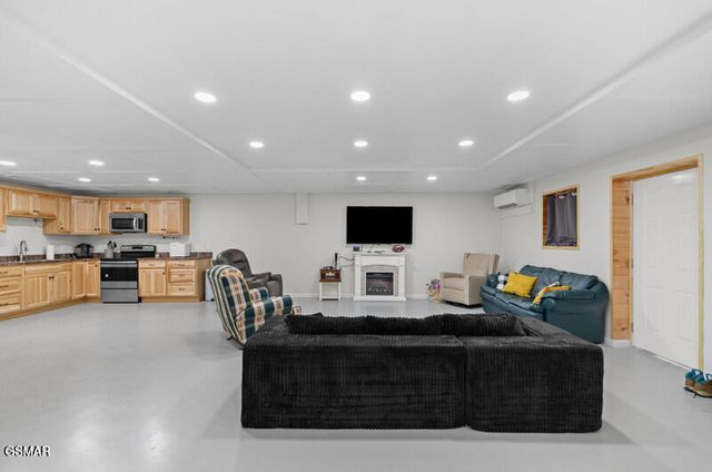 1652 Arron Way, Sevierville, TN 37876